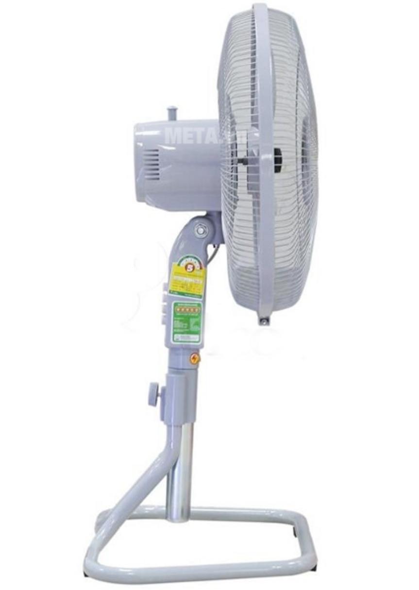 Công suất 120W và sải cánh 450mm giúp BF182F làm mát nhanh trong không gian rộng.