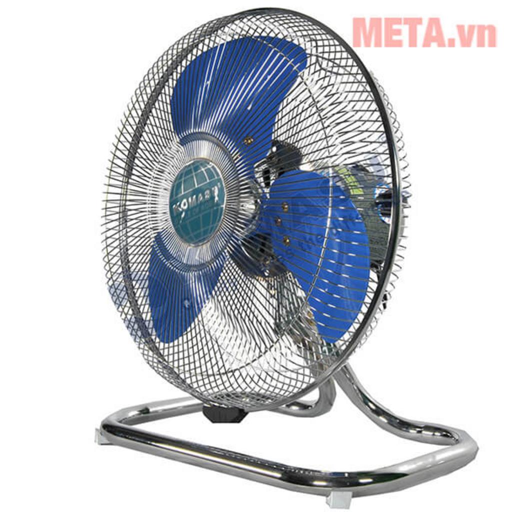 3 cánh lớn và sải cánh 40cm tạo luồng gió mạnh, tập trung.