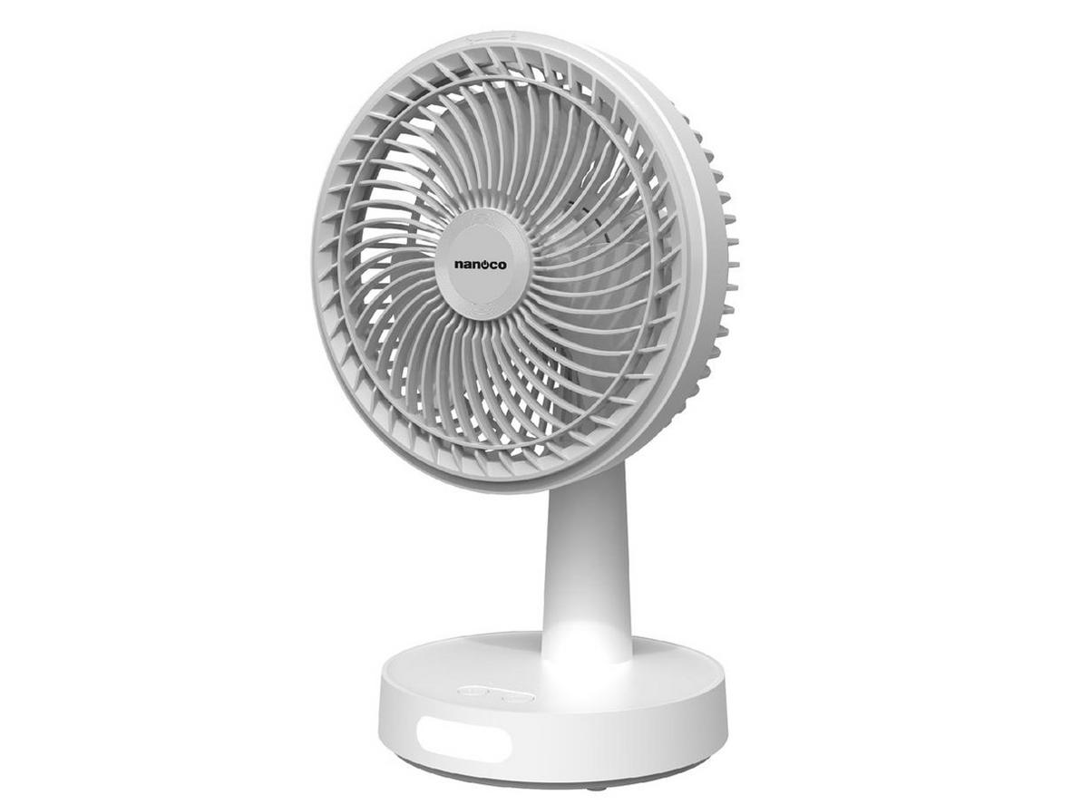 Quạt sạc điện Nanoco NRF6536W (Trắng) với thiết kế gọn nhẹ, có đèn LED và xoay đảo gió.