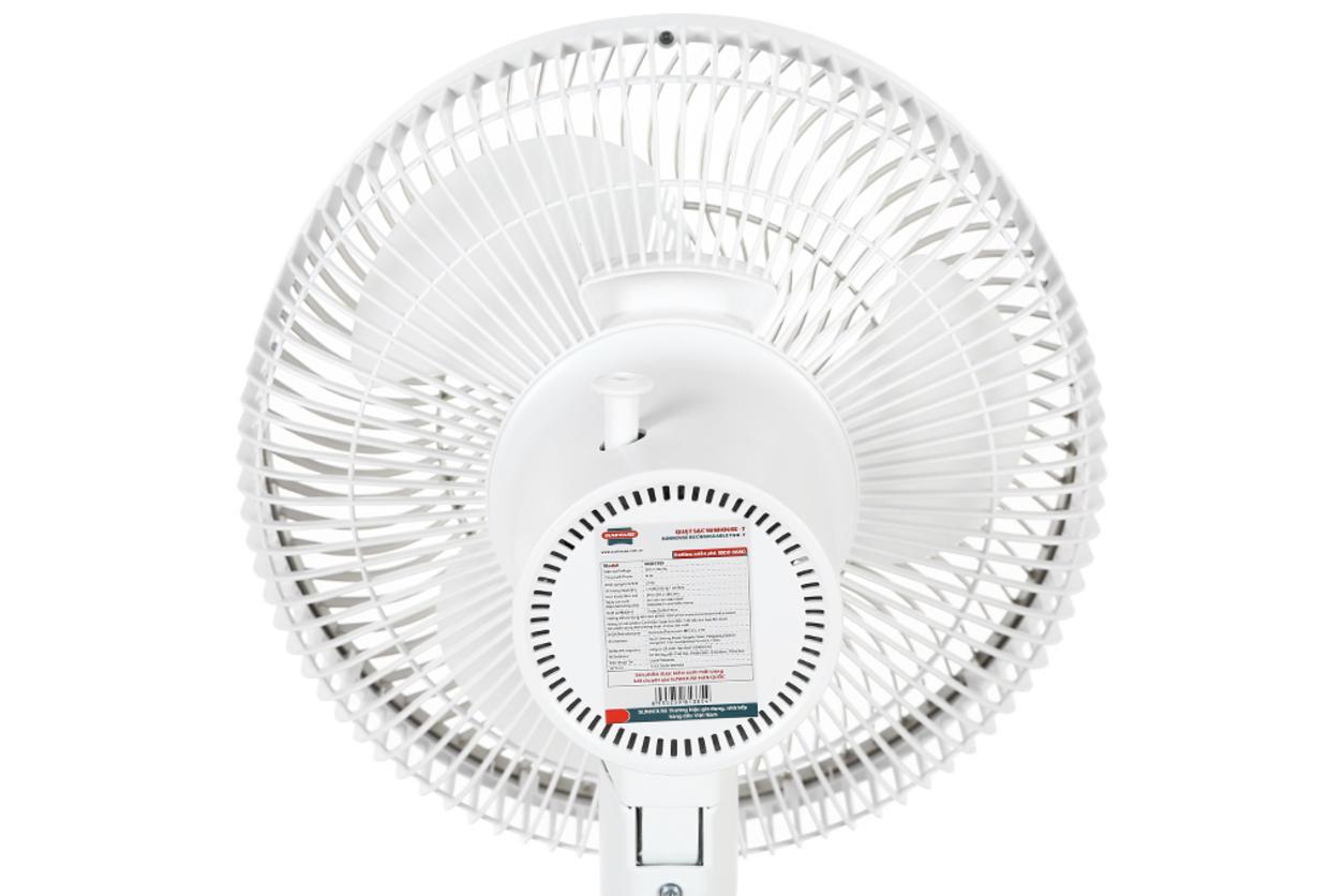 Đèn LED ngủ giúp sử dụng thuận tiện vào ban đêm và khi mất điện.