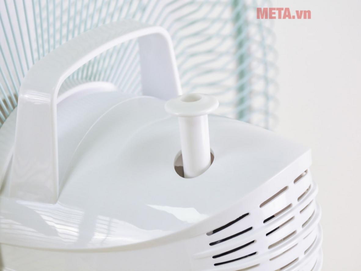 5 cánh quạt và motor bạc đạn giúp luồng gió êm, ổn định hơn.