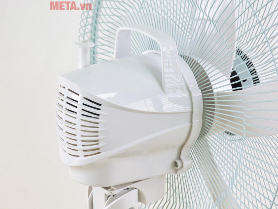 Quạt sạc tích điện Sunhouse SHD7223 có thiết kế gọn gàng, phù hợp dùng trong gia đình.