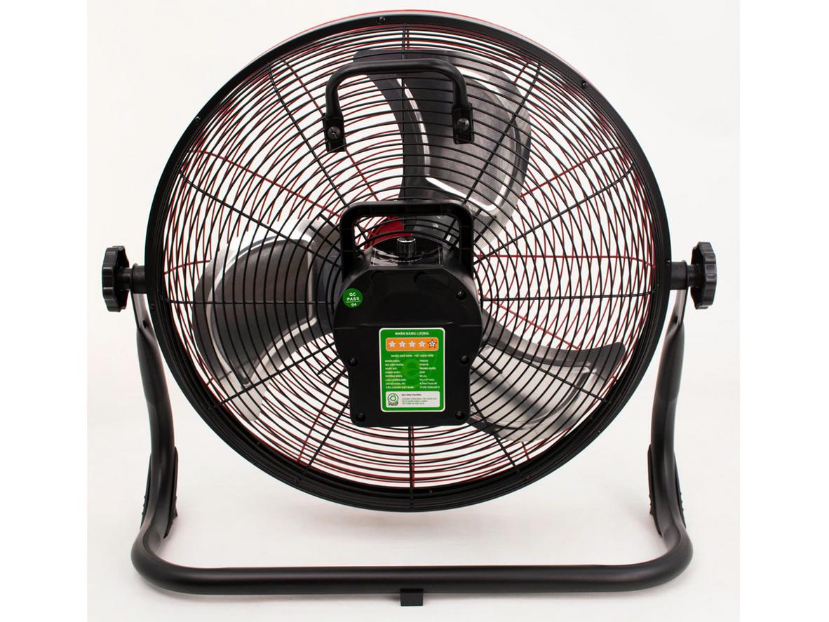Cấu tạo bền chắc và động cơ êm là điểm mạnh của Tiross TS9179.
