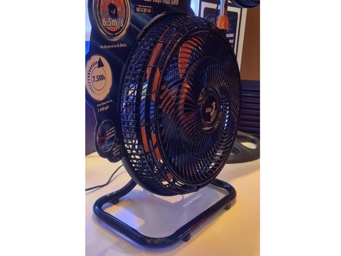 Motor bạc thau hỗ trợ quạt vận hành ổn định và bền hơn khi dùng thường xuyên.