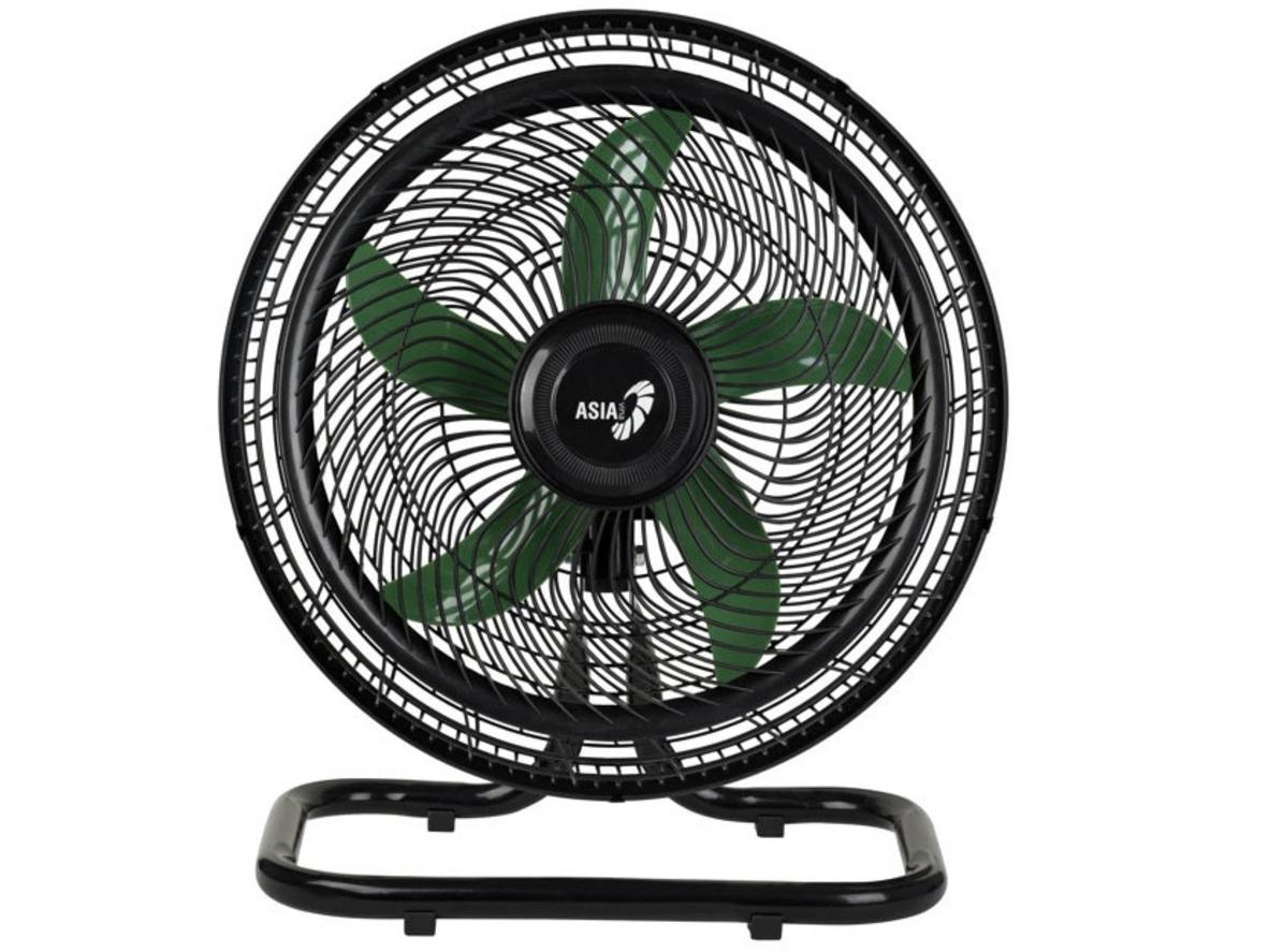 Quạt sàn ASIAVINA Turbo One VY616890 nổi bật với thiết kế chân quỳ chắc chắn và luồng gió mạnh.