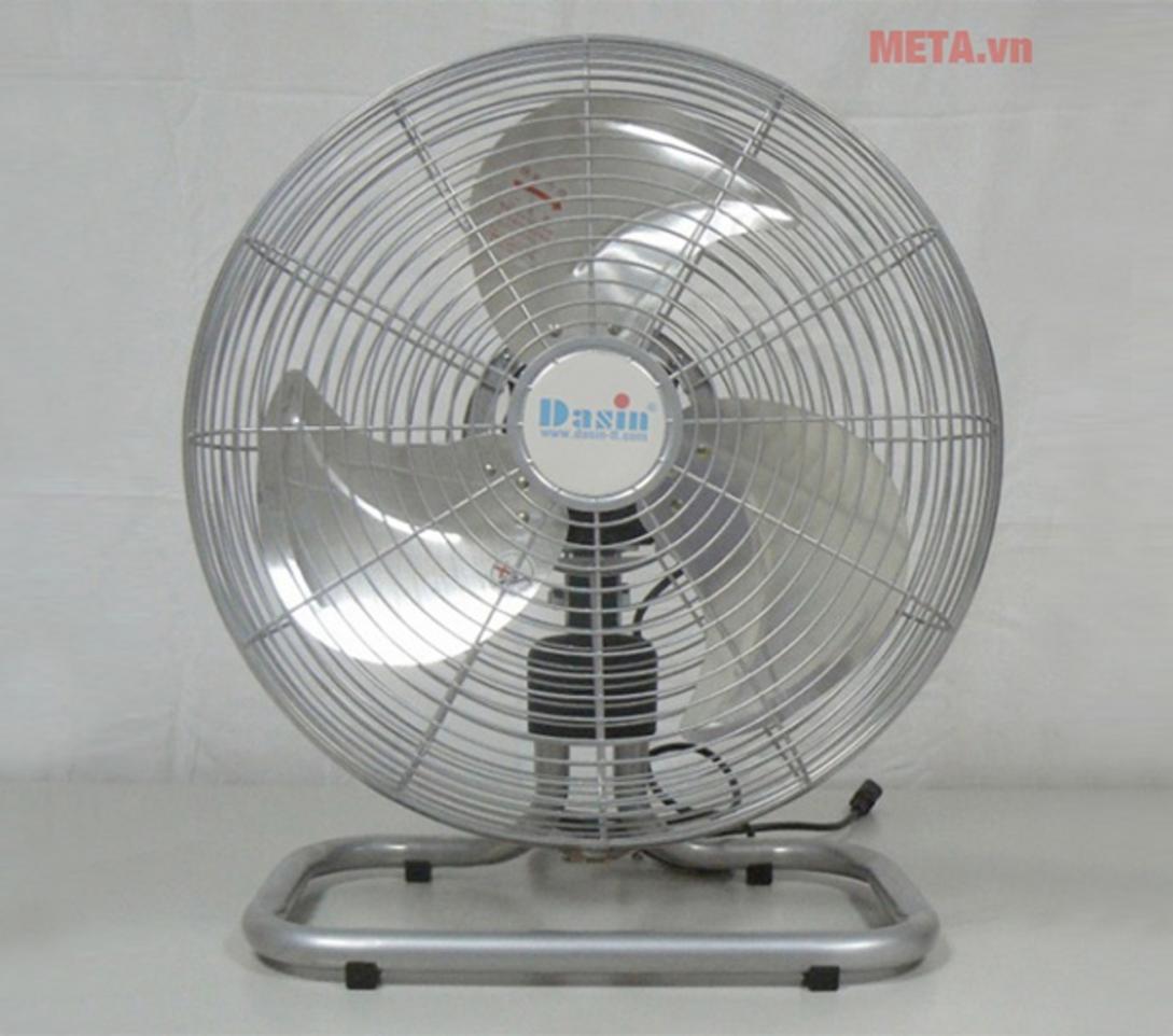 Thiết kế chân quỳ thấp giúp KDD-1845 đẩy gió trực diện ở tầm sàn, phù hợp không gian đông người.