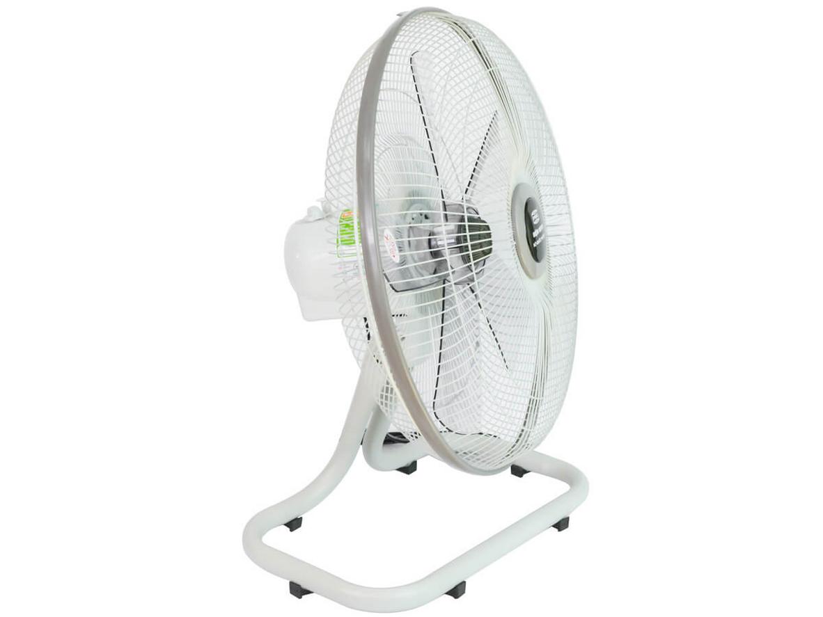 5 cánh 45cm giúp QS450 tạo luồng gió rộng và mạnh trong không gian vừa.
