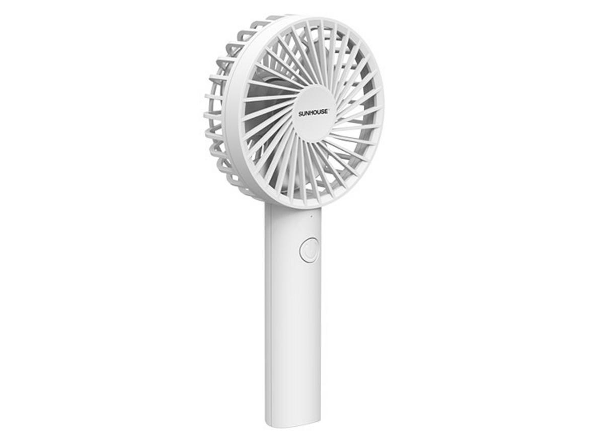 3 tốc độ gió giúp tùy chỉnh độ mát theo từng nhu cầu sử dụng.