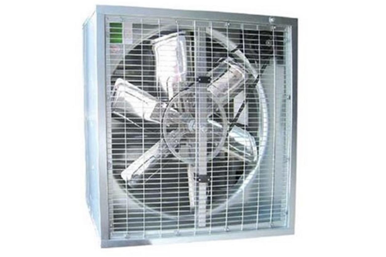 Quạt siêu công nghiệp khung vuông Komasu V480-S cho không gian cần hút gió mạnh và ổn định.