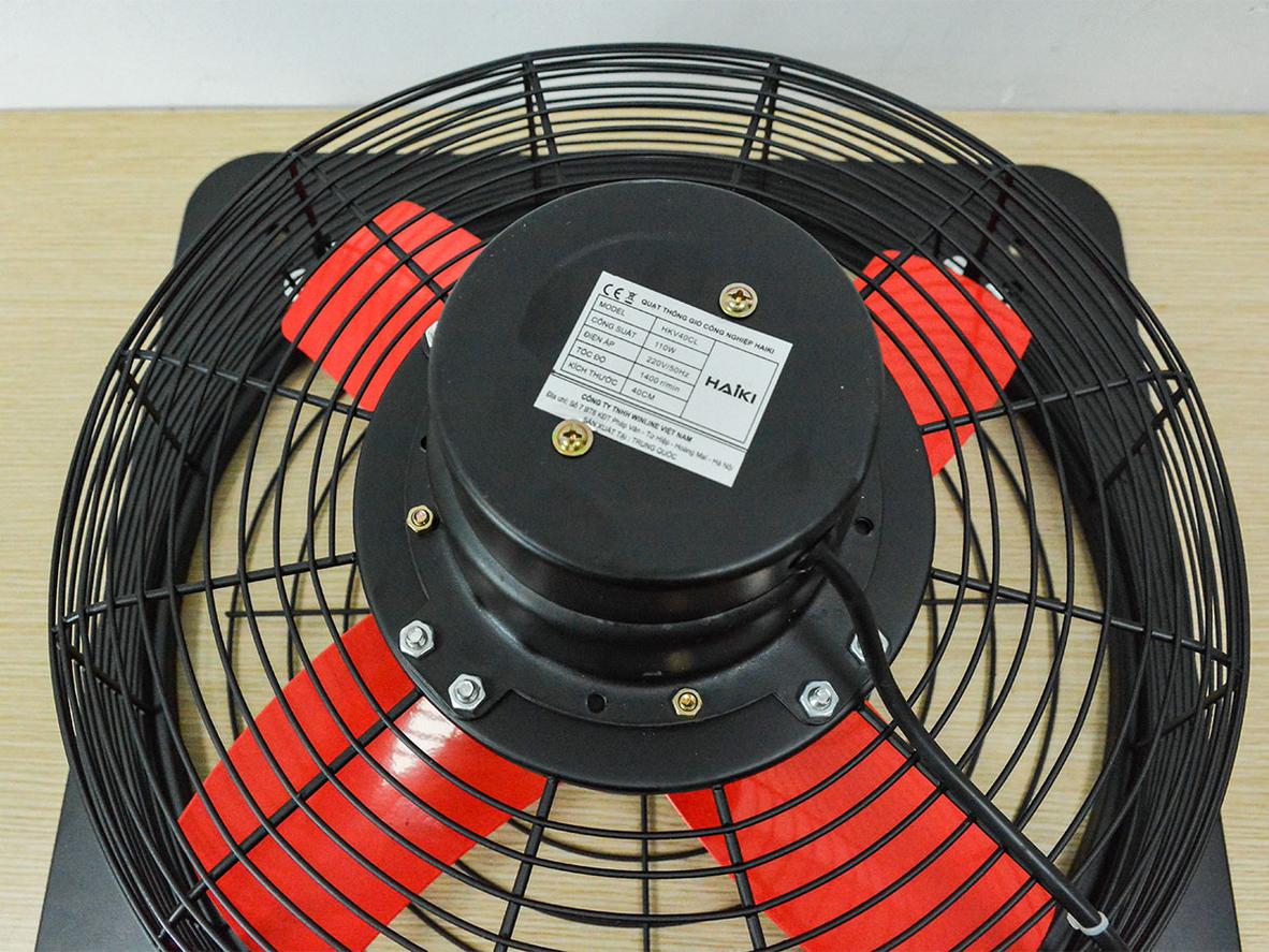 Quạt thông gió công nghiệp vuông có lưới Haiki HKV40CL cho nhà xưởng, kho hàng và bếp công nghiệp.