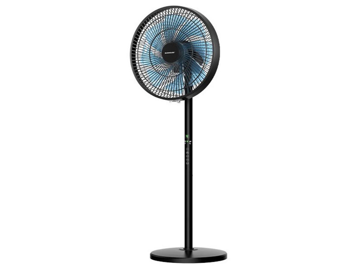 Remote, 5 mức gió và hẹn giờ 9 tiếng mang lại sự tiện lợi