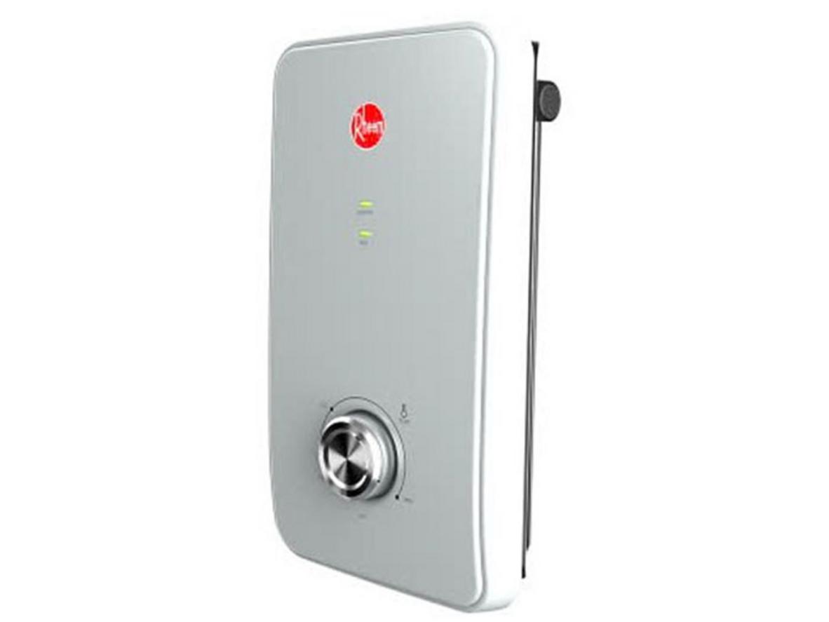 Bơm trợ lực và công suất 4.500W tạo nên trải nghiệm tắm nóng nhanh, nước mạnh.