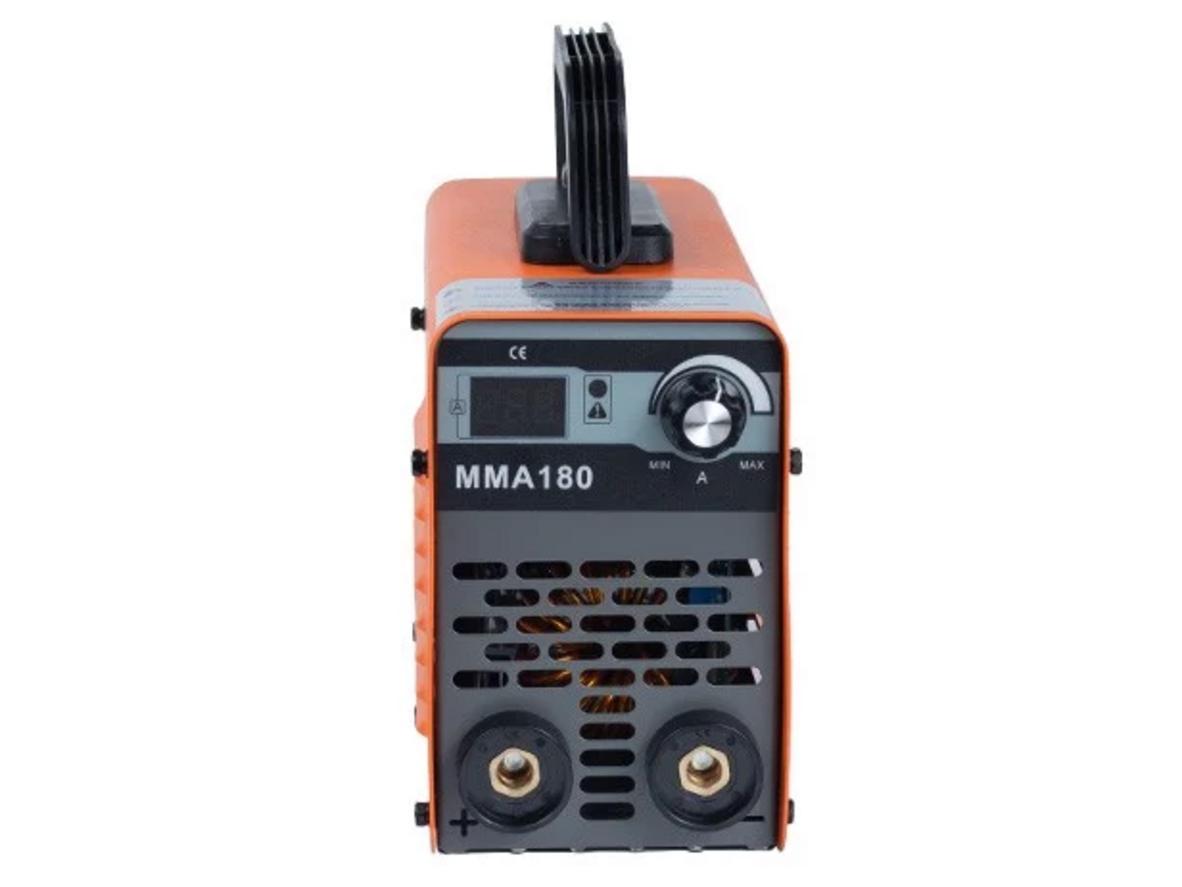 Rivcen MMA180 có thể dùng que 3.2mm khi cần xử lý việc nặng vừa phải.