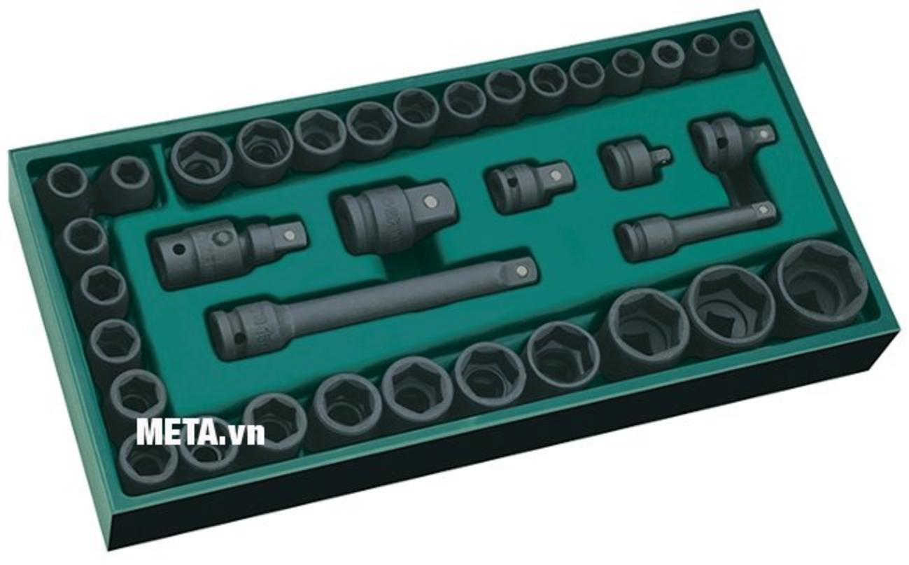 Cr-Mo, phủ đen chống gỉ và đầu tuýp 6 cạnh giúp Sata 09914 phù hợp với công việc impact.