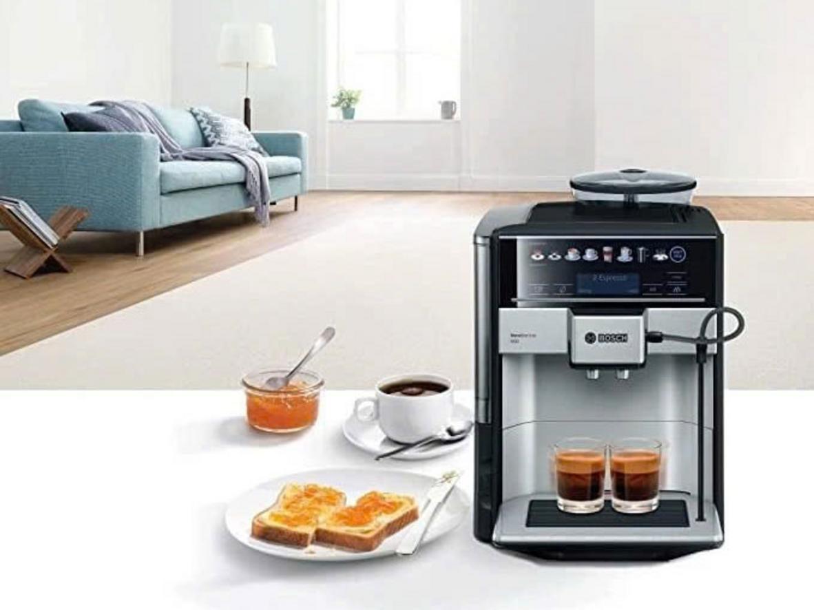 SensoFlow giúp Bosch TIS65621RW giữ nhiệt độ pha ổn định để cà phê ra vị đều hơn.