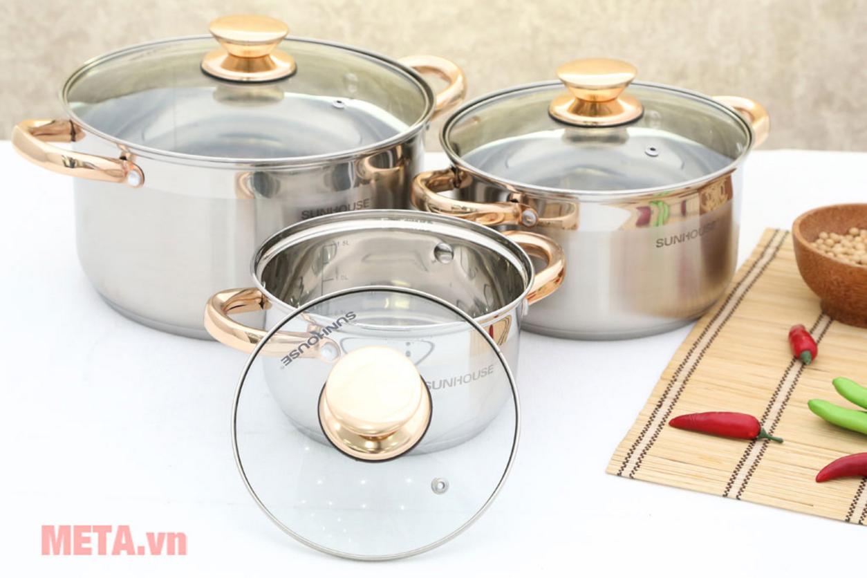 Đáy inox 430 nhiễm từ giúp nồi dùng tốt trên bếp từ.
