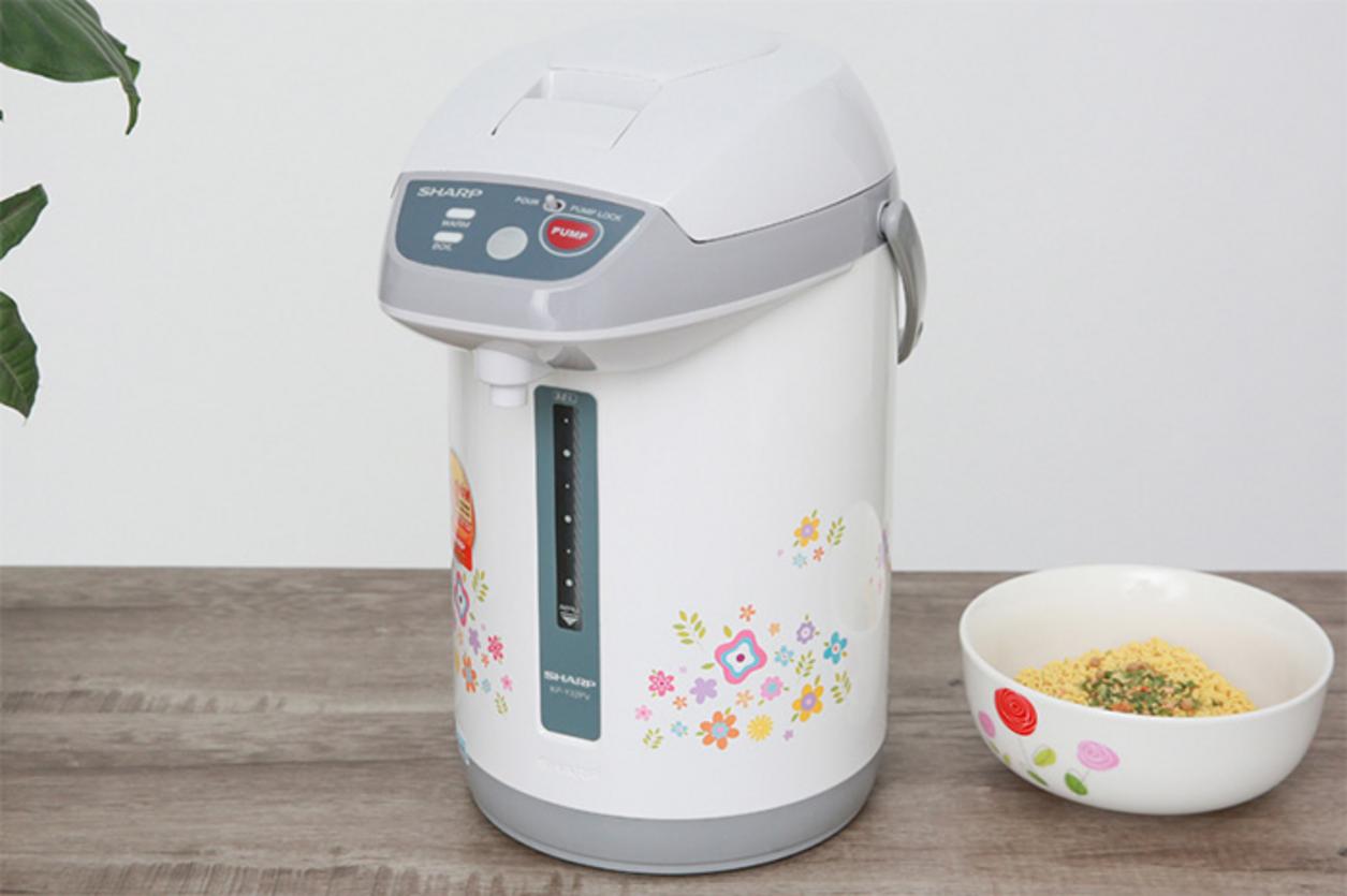 Công suất 700W giúp đun sôi nước đến 100°C để dùng ngay.