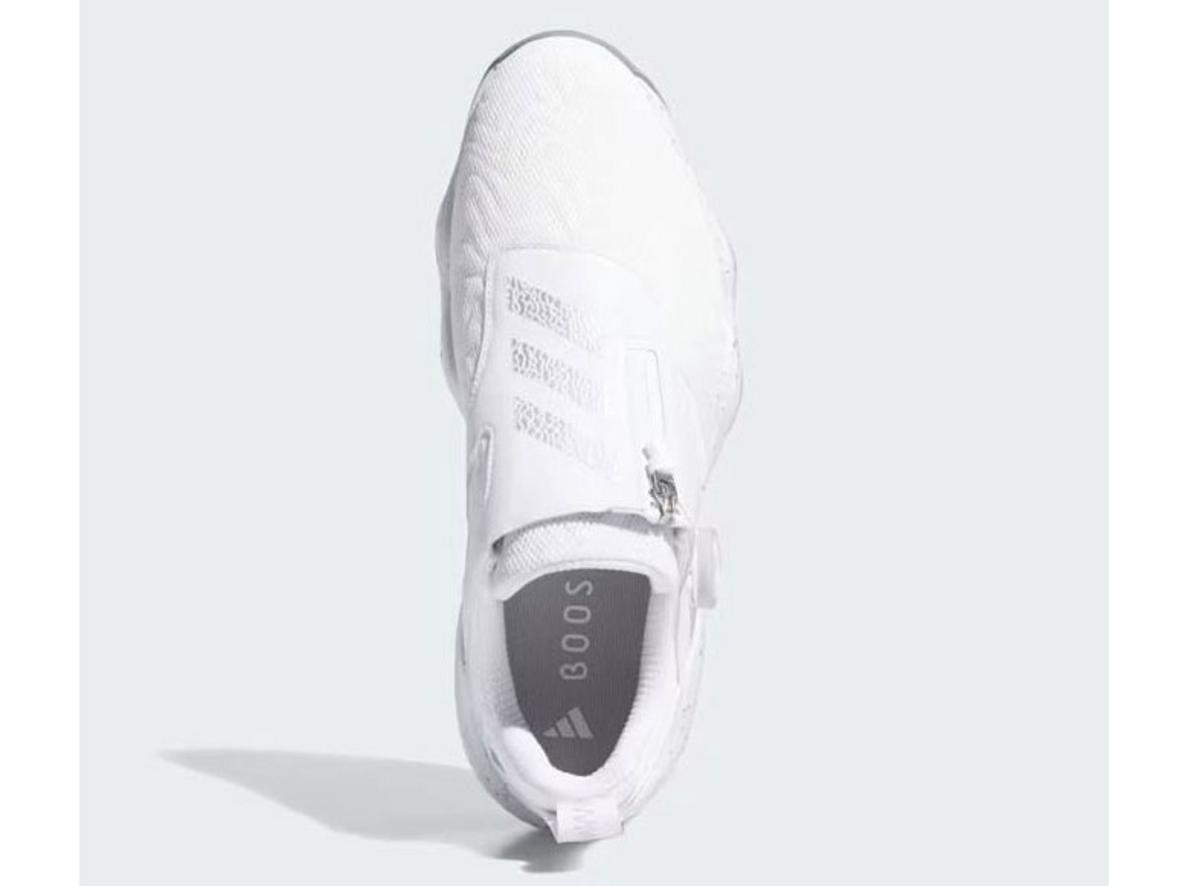 Chọn size giày golf Adidas Codechaos BOA 25 ID8605 theo form ôm chân để mang thoải mái hơn.