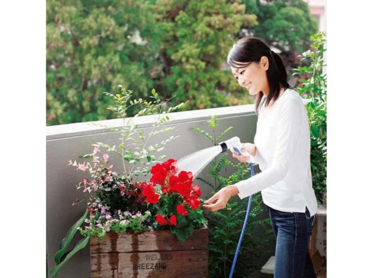 Ống dài 15m phù hợp tưới ban công, sân thượng và góc sân nhỏ.