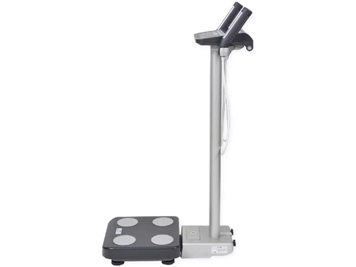 Tanita MC-780MA phân tích từng vùng cơ thể và lưu dữ liệu qua RS-232C, SD Card, USB.