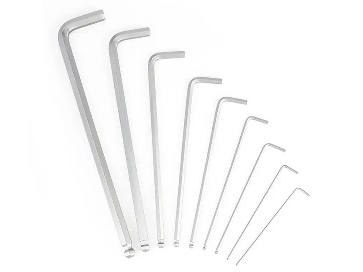 Thép S2 xử lý nhiệt giúp bộ lục giác bền hơn khi siết lực mạnh.