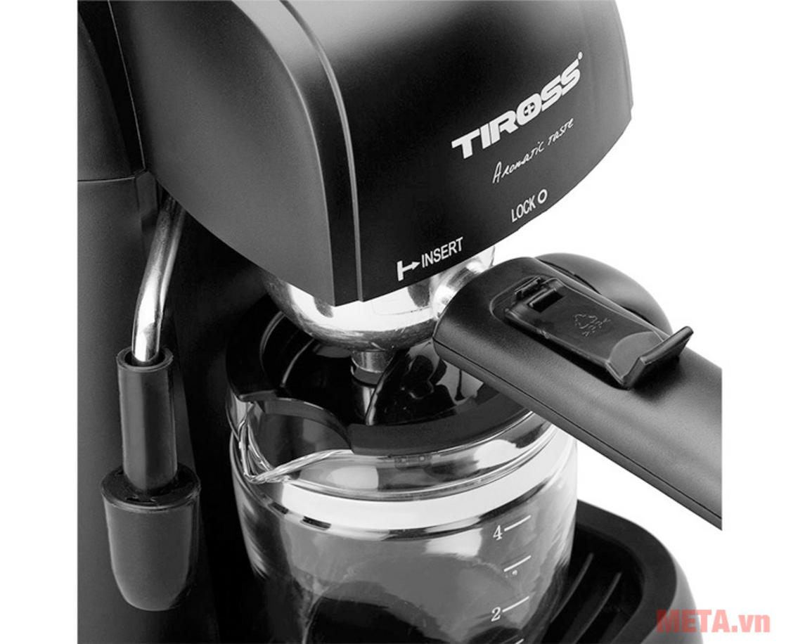 Tiross TS620 dùng cà phê bột, dễ chuẩn bị và chủ động khẩu vị.