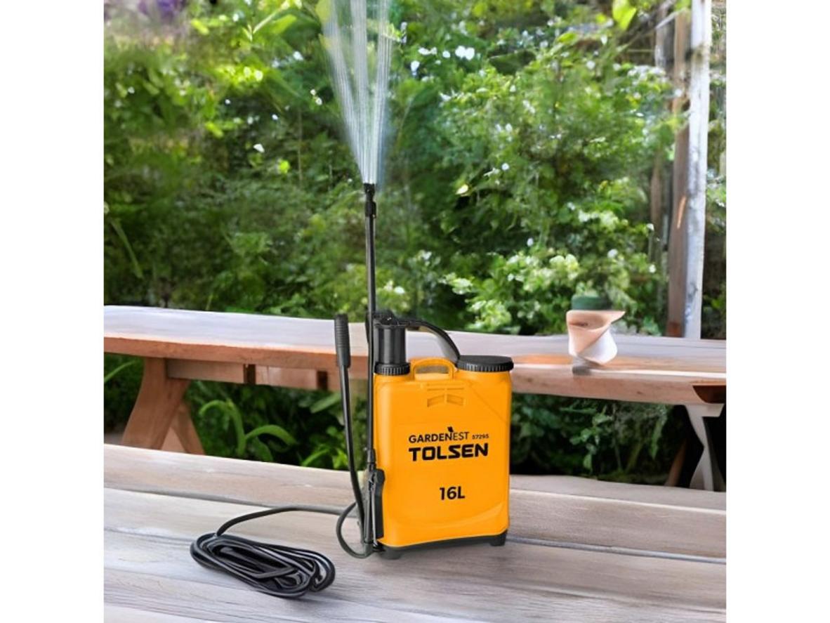 Dung tích 16 lít hỗ trợ phun liên tục trên diện tích vừa và nhỏ.