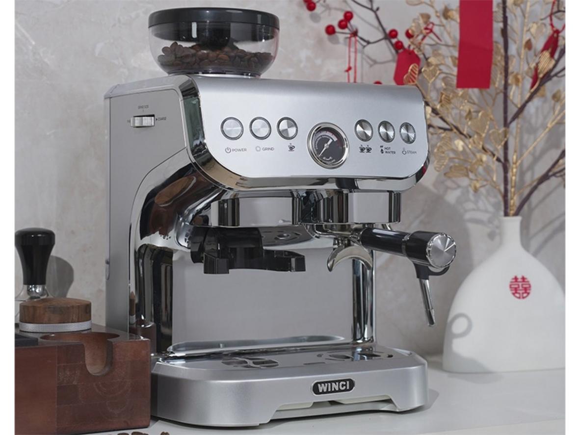 Vòi đánh sữa giúp tạo bọt mịn cho Cappuccino, Latte và đồ uống sữa.