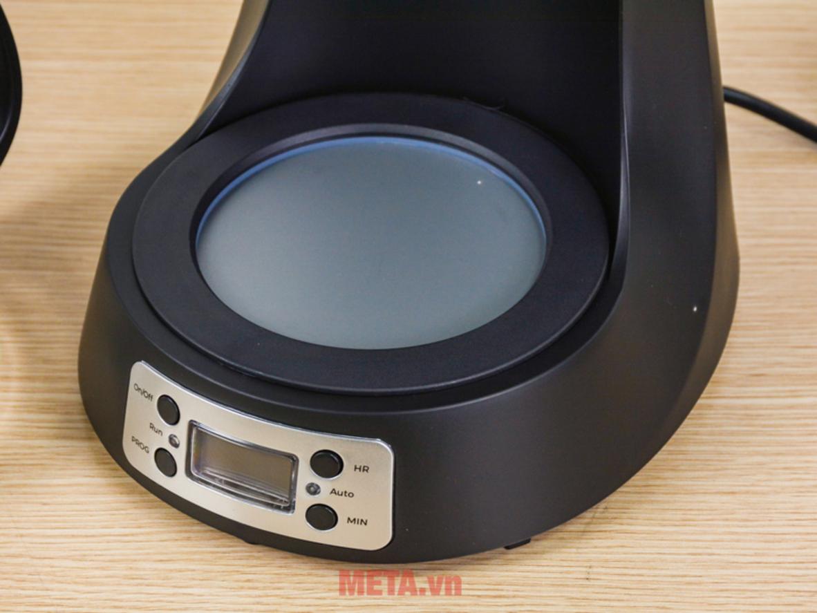 Dung tích 1,5 lít hỗ trợ pha nhiều tách trong một lần.