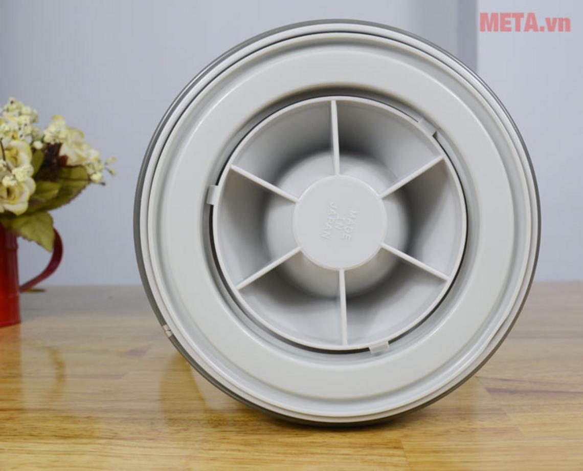 Đế xoay 360 độ giúp xoay hướng rót linh hoạt, dễ dùng khi phục vụ nhiều người.