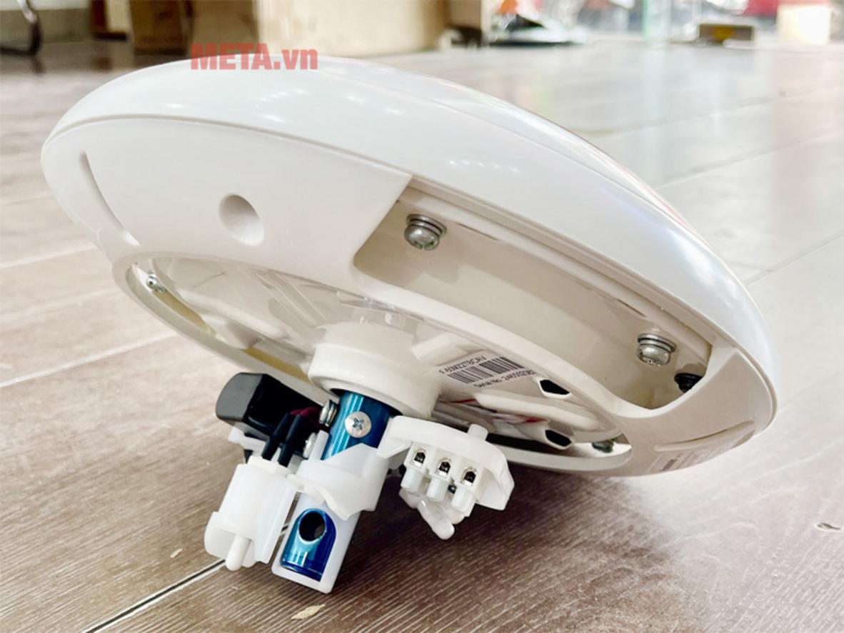 3 cánh kim loại tạo độ cứng vững và bền bỉ