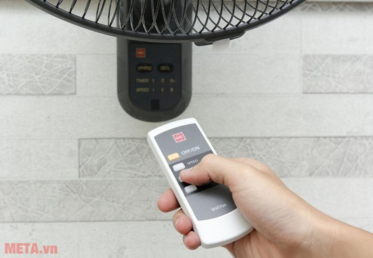 3 cánh nhựa và lồng đan khít tăng an toàn khi sử dụng.