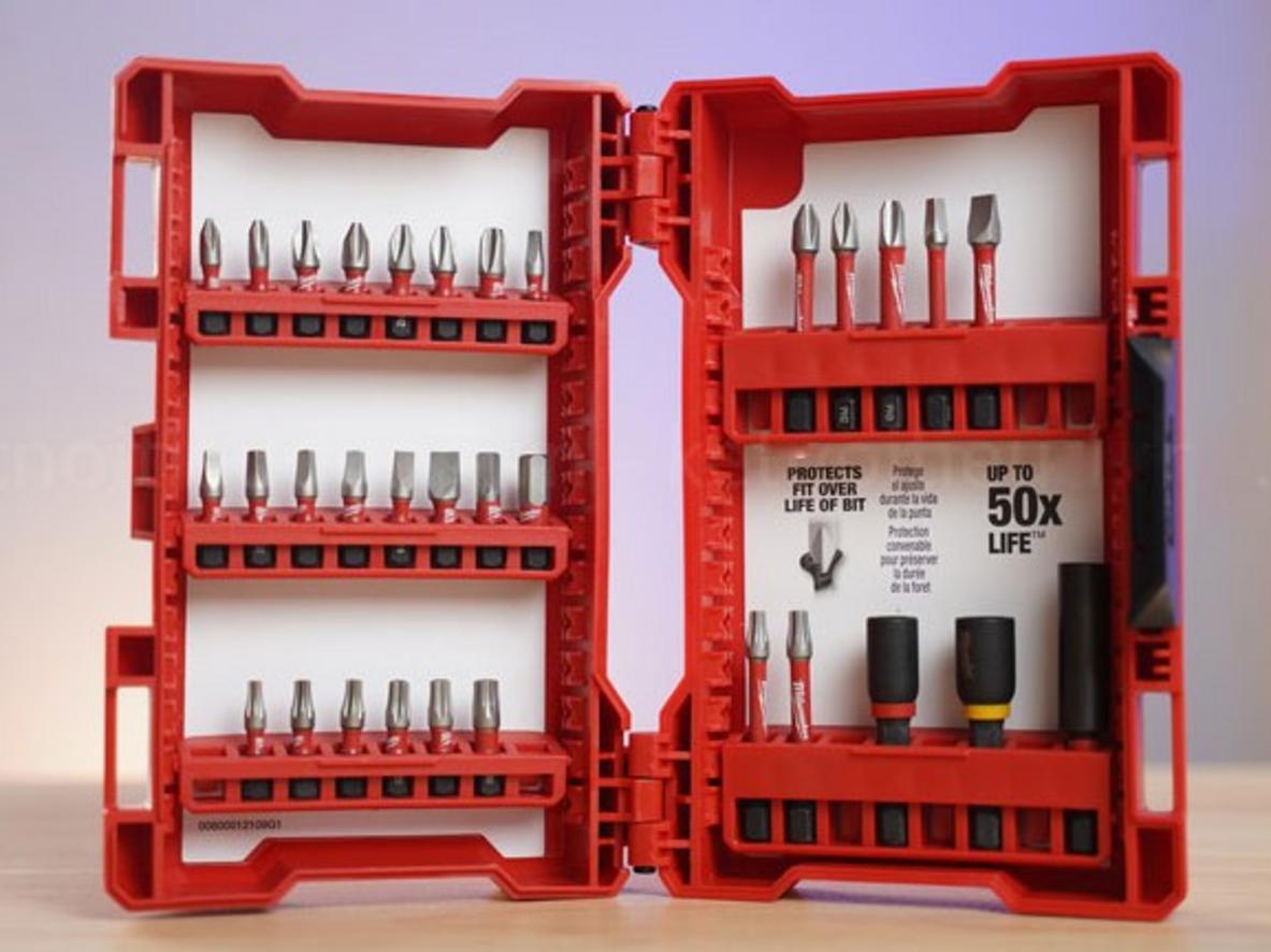 Bộ 32 chi tiết Milwaukee bao phủ nhiều loại đầu vít phổ biến cho công việc hằng ngày.