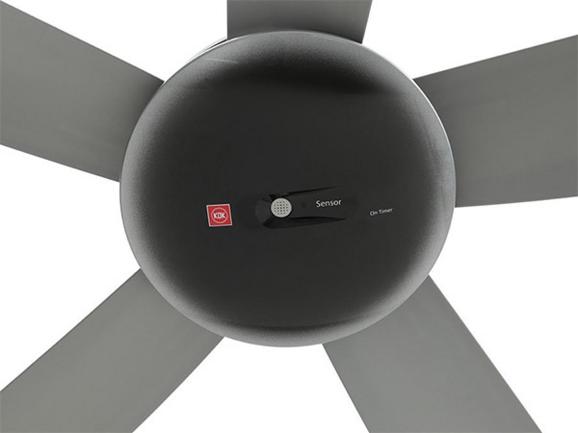 9 cấp độ gió và 1/f Yuragi cho cảm giác mát dễ chịu.