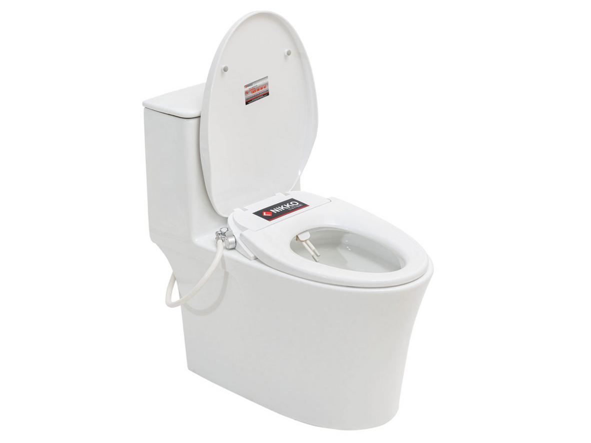 Men Aqua ceramic Nano giúp bề mặt bồn cầu trắng sáng và dễ lau chùi hơn.