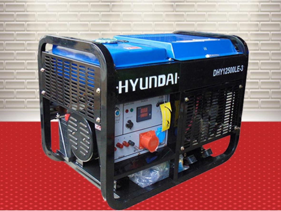 AVR tự động giúp điện áp ra ổn định cho thiết bị 3 pha.