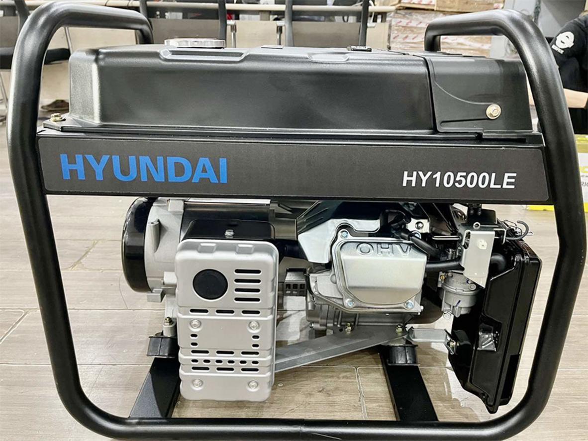 AVR giúp Hyundai HY10500LE cấp điện ổn định hơn cho thiết bị điện tử nhạy cảm.