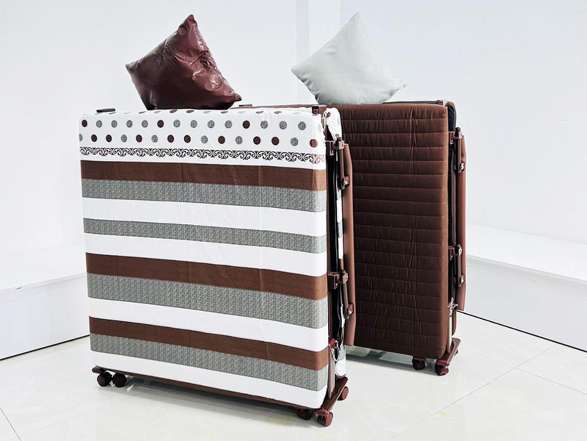 Bánh xe di chuyển giúp Sumika 339 kéo đẩy và cất giữ thuận tiện hơn.