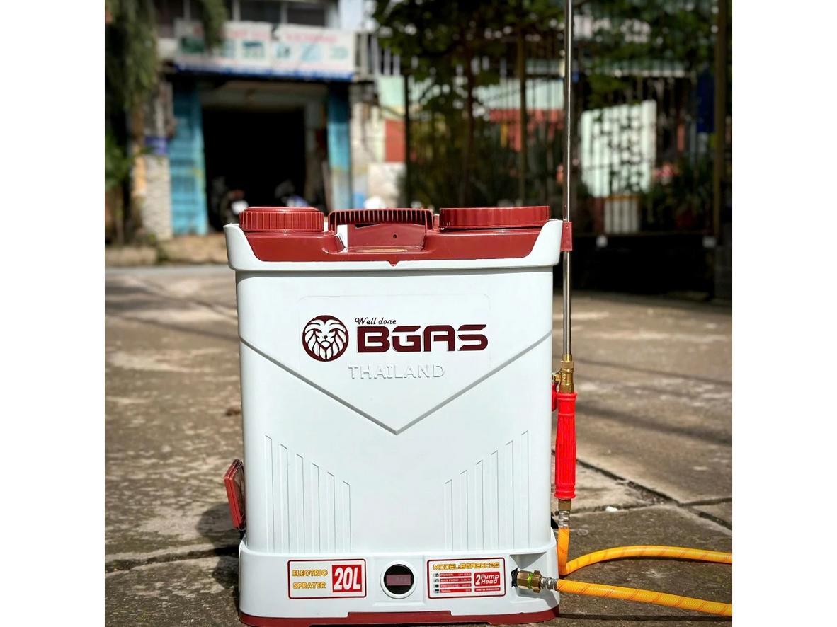 Ắc quy 12V/12Ah hỗ trợ dùng khoảng 6-8 giờ sau mỗi lần sạc