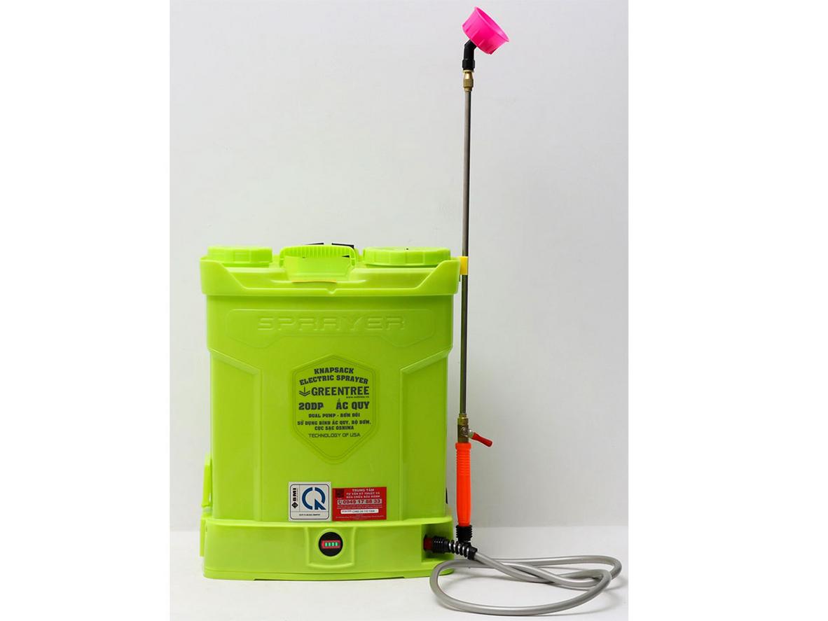 Bình 20 lít giúp Greentree 20DP phun lâu hơn, ít phải châm thuốc hơn.