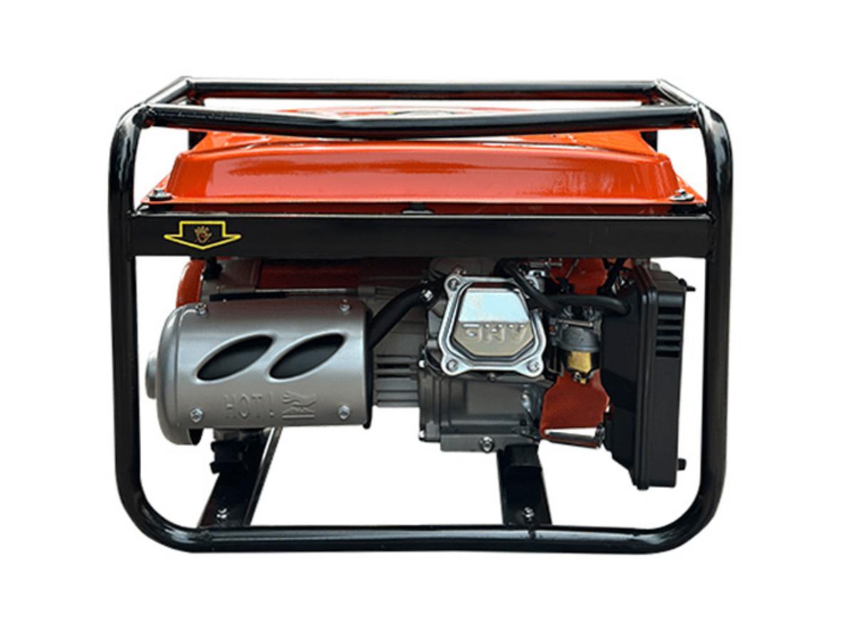 Bình xăng 15 lít giúp Kabuto KBT3900S chạy lâu hơn, giảm số lần châm nhiên liệu.