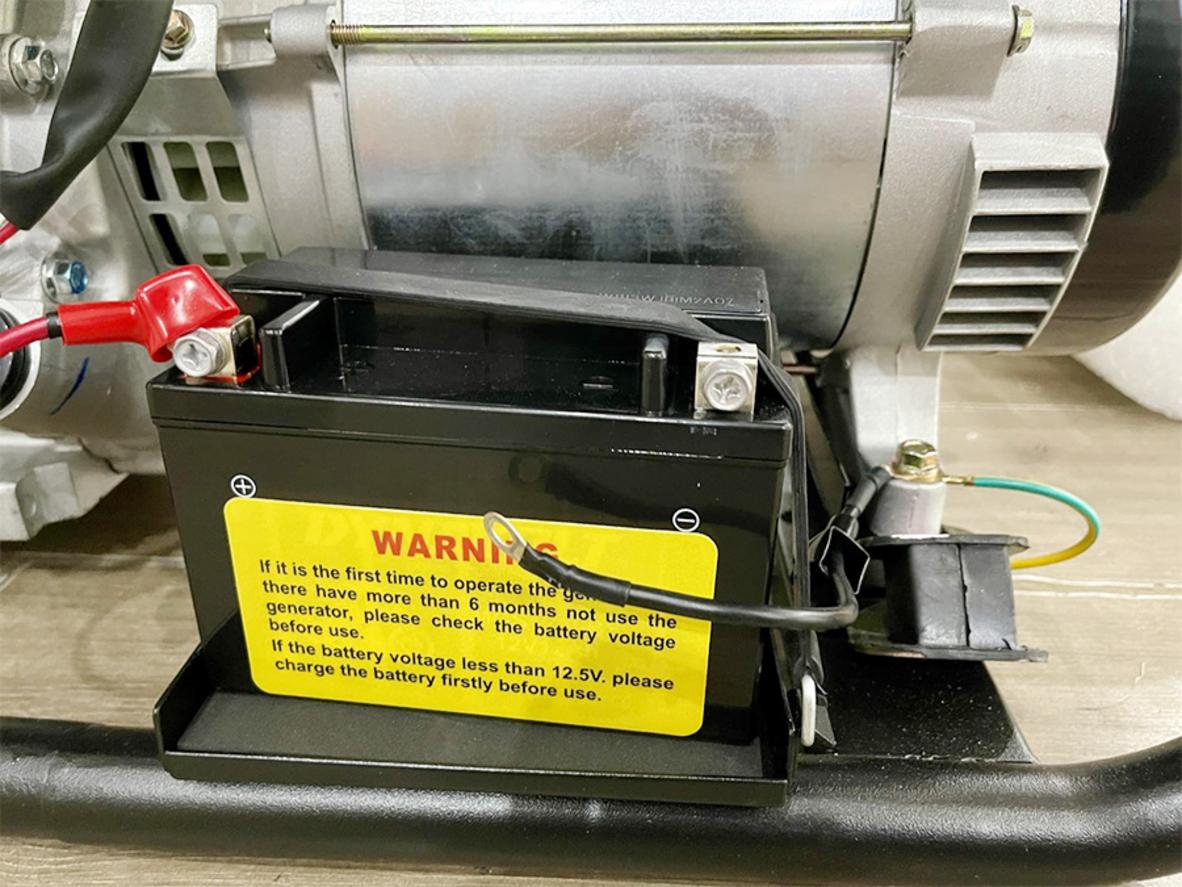 Bình xăng 25 lít giúp Hyundai HY10500LE vận hành ổn định trong nhiều giờ.