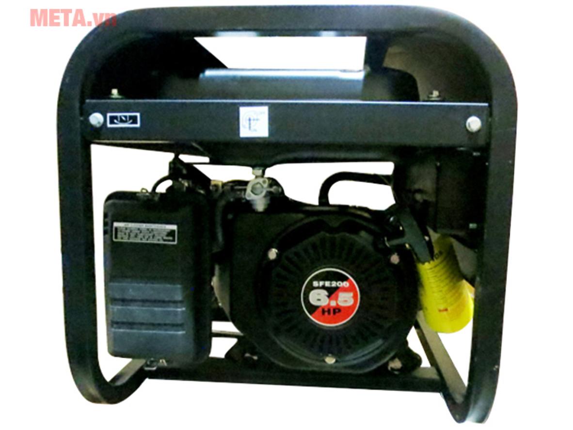 Bình xăng 6.8 lít giúp Honda EB1000 chạy lâu, phù hợp nhu cầu dự phòng cơ bản.