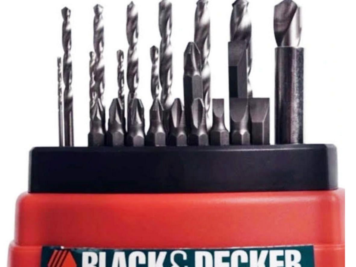 Bộ 23 chi tiết Black&Decker 15095-B1 giúp thay mũi nhanh, cất gọn và mang theo dễ dàng.