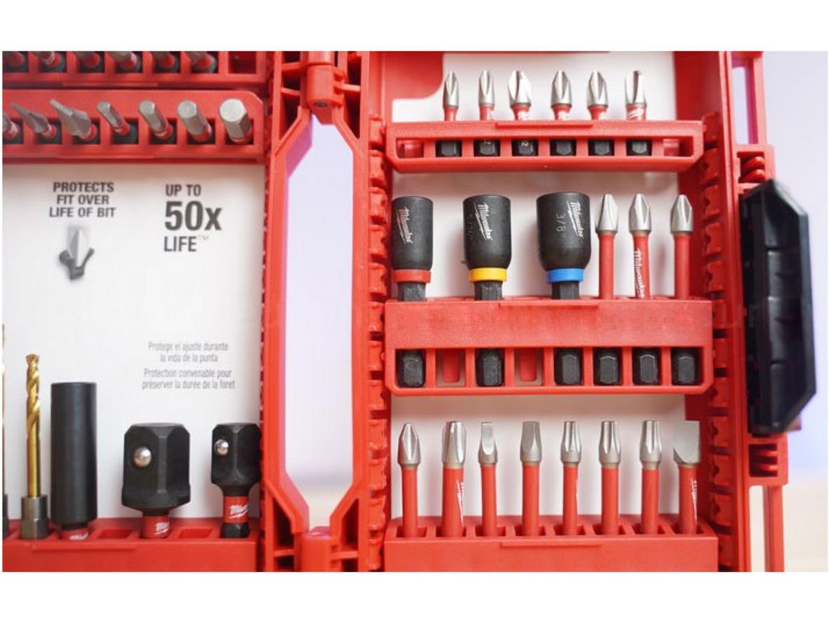 Cận cảnh 40 chi tiết của Milwaukee 48-32-4006, cho thấy độ hoàn thiện và tính đa dụng của bộ phụ kiện.