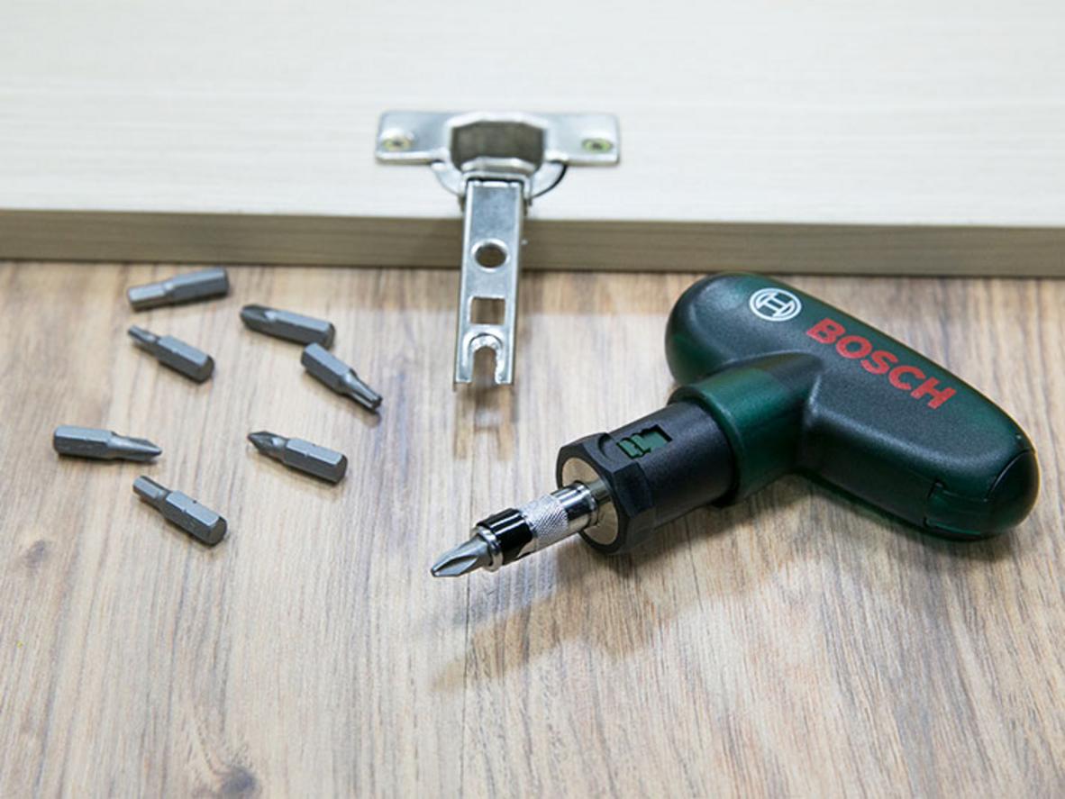 Bosch 2607019510: bộ mũi vặn vít 10 món gọn nhẹ, đủ đầu vít thông dụng cho công việc hằng ngày.