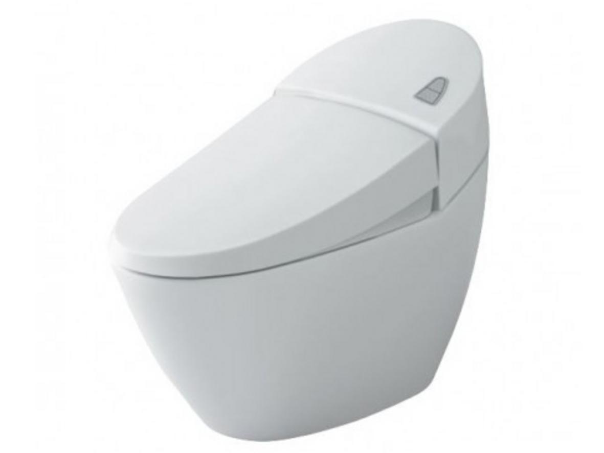 Bồn cầu 1 khối INAX AC-2700VN/BW1 nổi bật với thiết kế liền khối và bề mặt Aqua Ceramic dễ vệ sinh.
