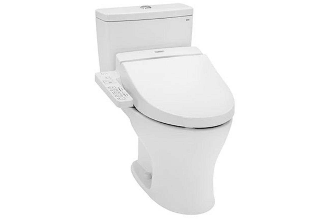 Bồn cầu 2 khối TOTO CS735DW7 kèm washlet TCF6631A cho phòng tắm tiện nghi hơn.