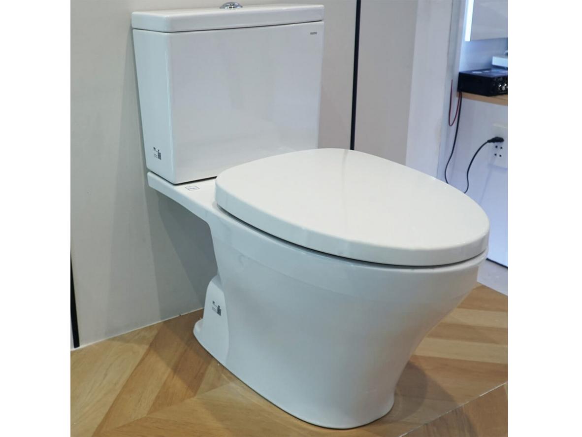 CS326DT3 nổi bật với xả Tornado, men CeFiONtect và nắp êm TC385VS.