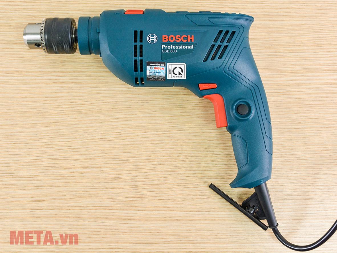 Bosch GSB 600 khoan gỗ, thép và tường nhẹ với bộ 91 phụ kiện đầy đủ.